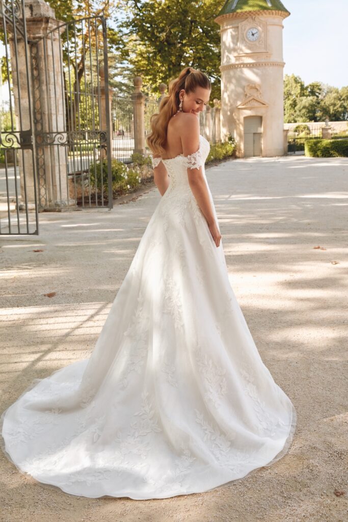 44587_FB_Sincerity-Bridal